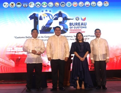 Port of San Fernando District Collector Barte Jr. Receives Plaque of Recognition