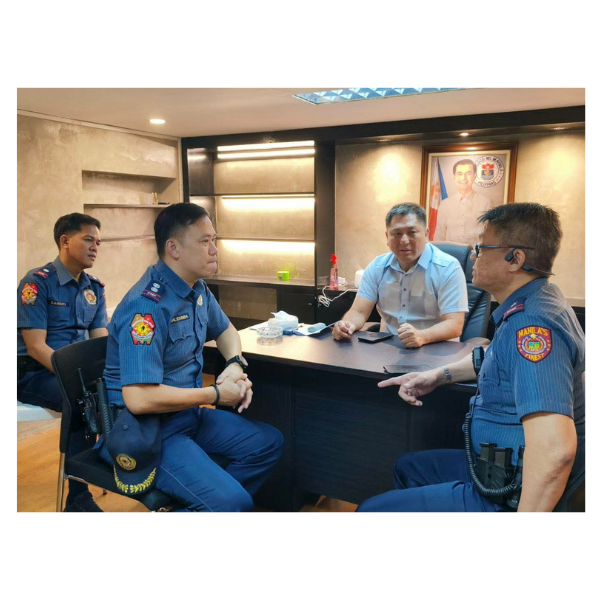 HAWKERS MANILA, MPD OFFICIALS MAGTUTULONG PARA SA KAAYUSAN NG VENDORS SA MAYNILA